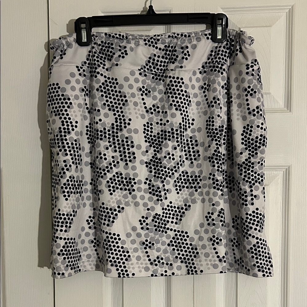 Black and White active skort